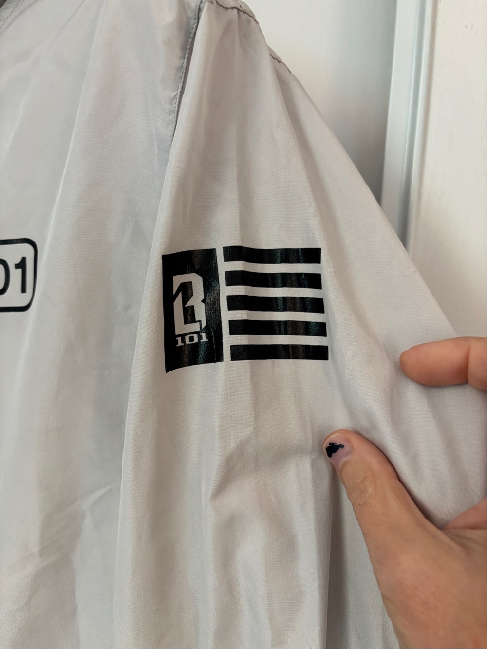 Baseball Lifestyle Mens Ghost Windbreaker Size XL Half Zip Off White Logo Flaw - Picture 7 of 16